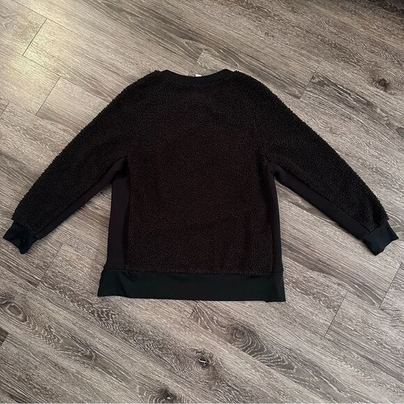 Varley Black Oakden Side-Zip Sherpa Pullover Sweatshirt - Picture 7 of 7